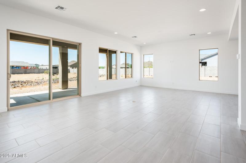 115 E Santa Cruz Dr - MLS-14