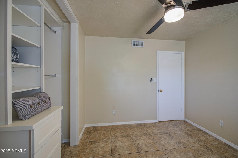 Bedroom 2-pic 2