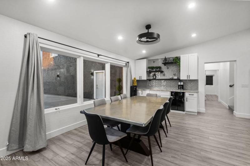 029-Dining Area