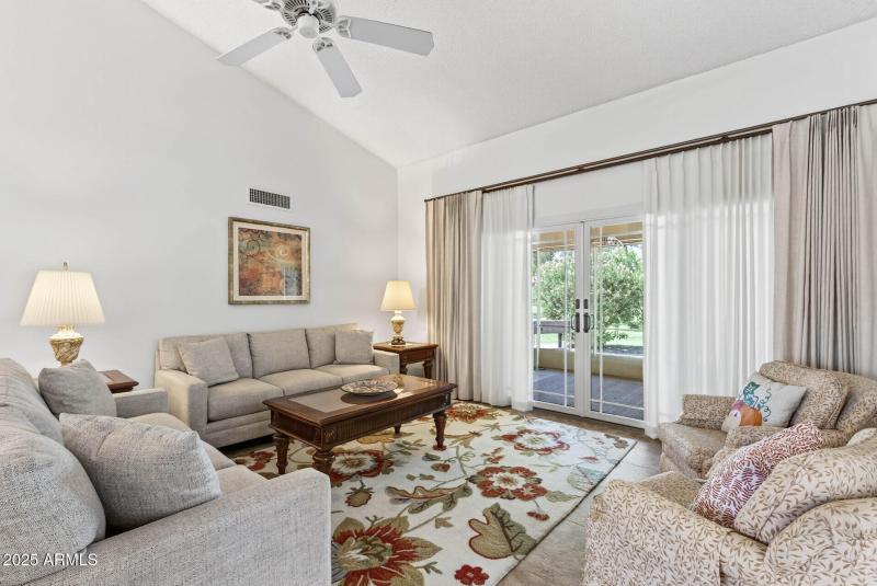 13_14122_W_Cavalcade13_mls