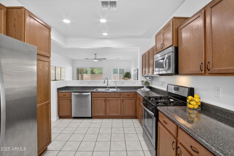 16_016_016_a4m_opnshw