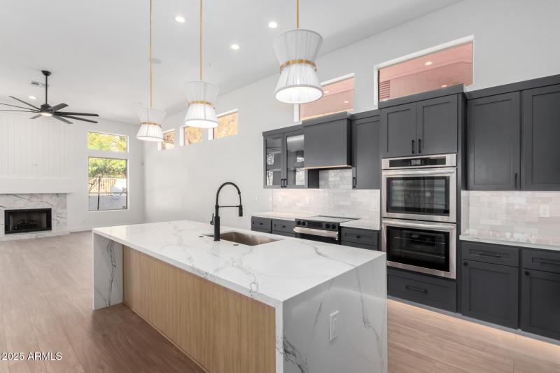 02 - Whisperring Wind