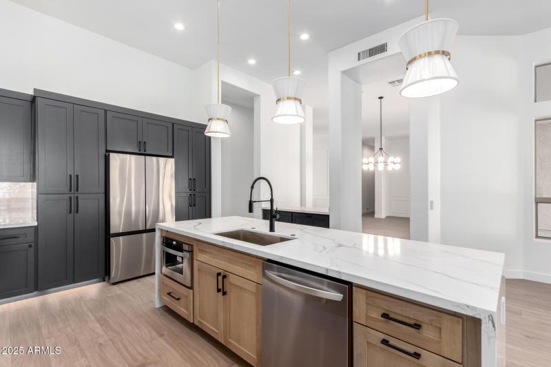 04 - Whisperring Wind