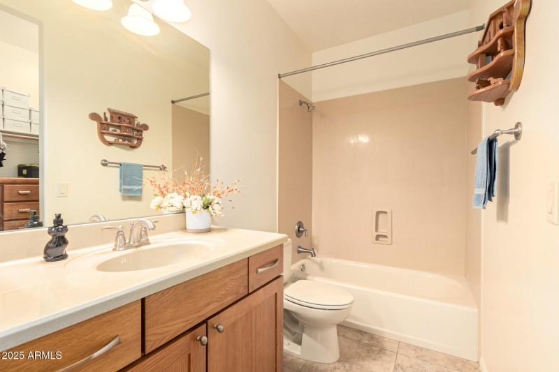 33 Westwind