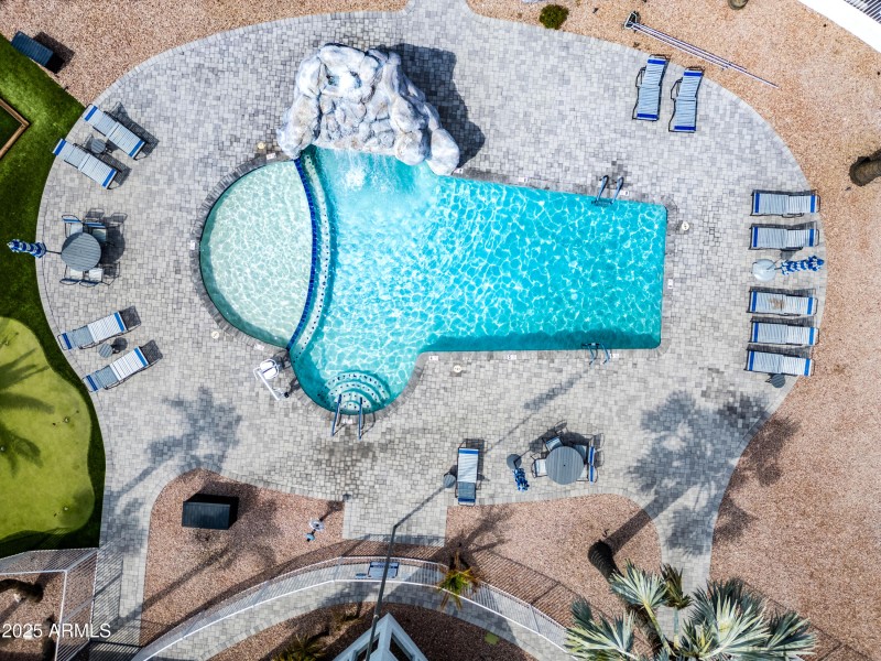 7-2929EMS-ocupix-Comm