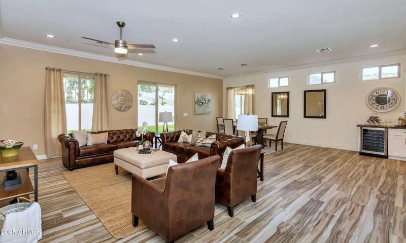 006_Living Room