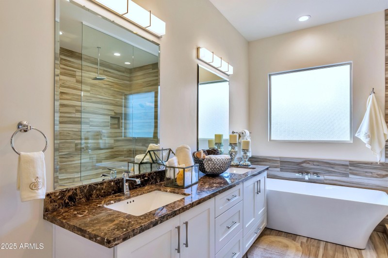 025_Master Bathroom