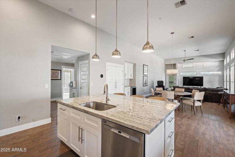 13-Kitchen