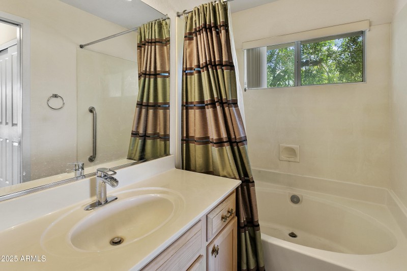 11260N92nd2136-019
