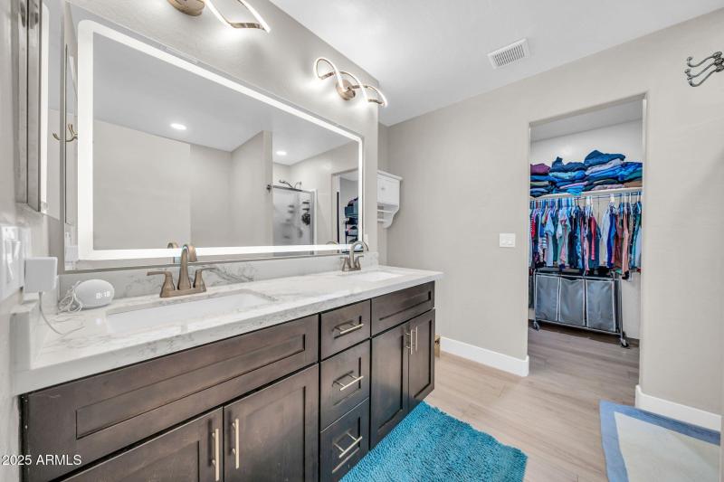 7036 W Lincoln St-15