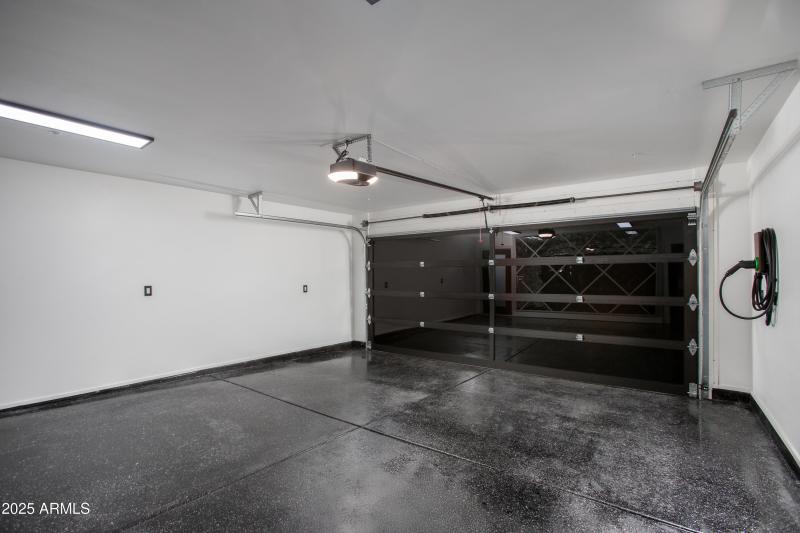 2 CAR GARAGE