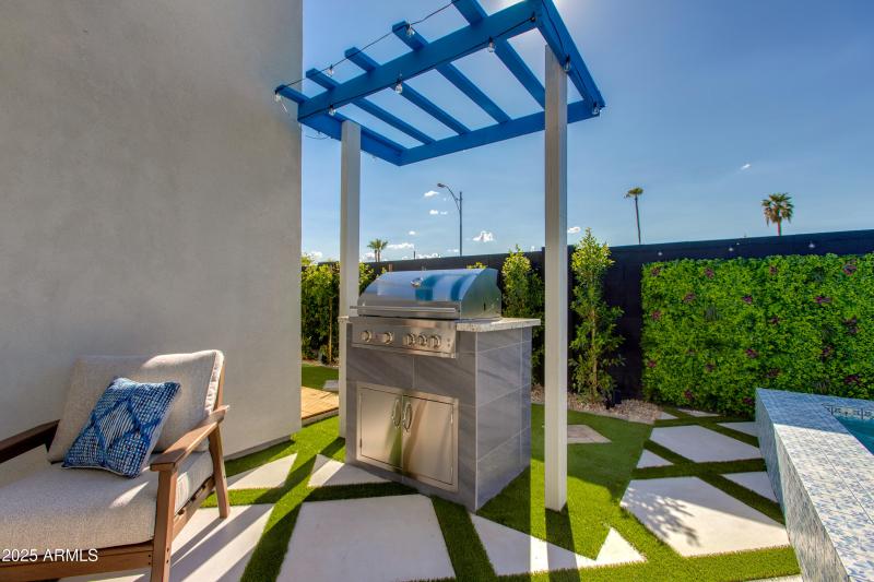 BUILT IN BBQ