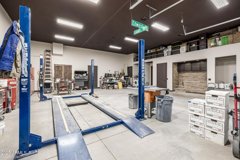 Shop Lift