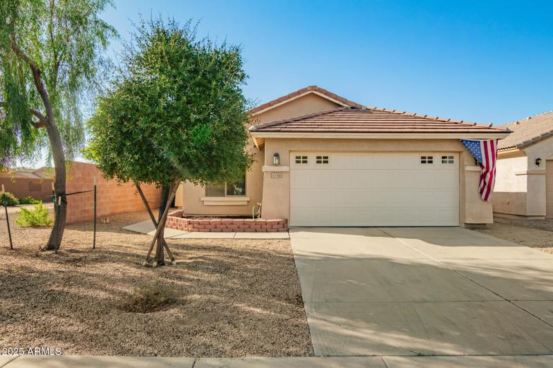 6748 W Desert Ln