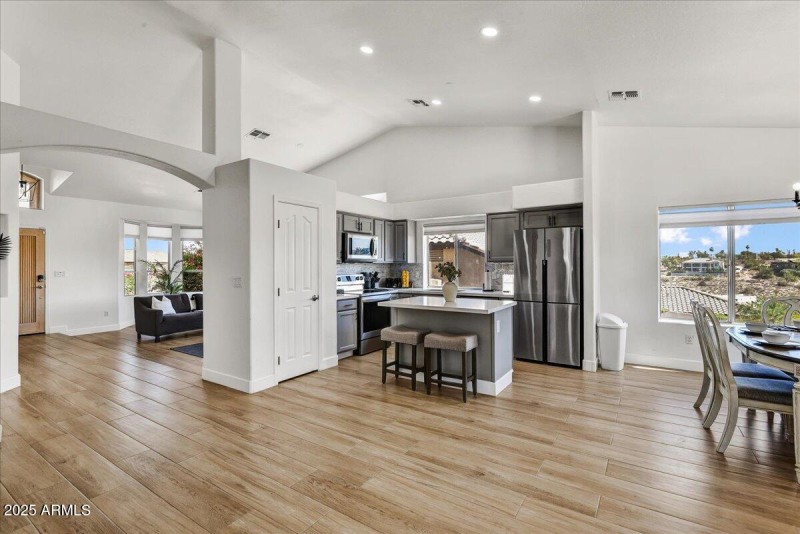 Family to Kitchen