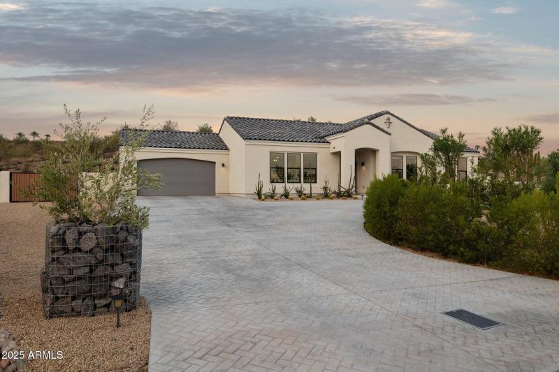 1-web-or-mls-16710-e-trevino-dr