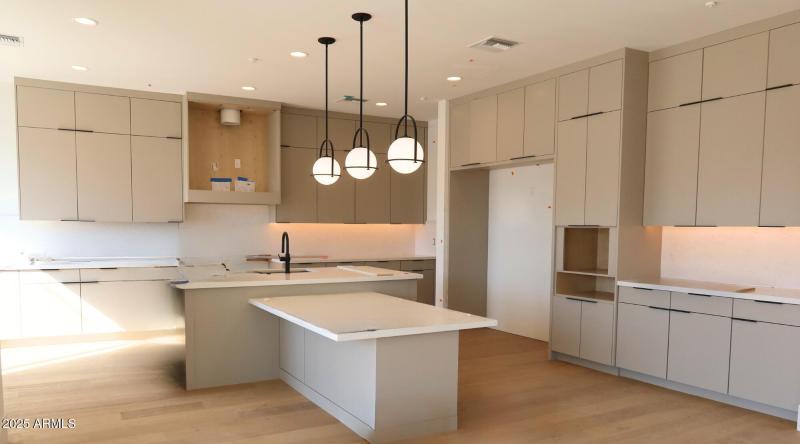 86th Kitchen