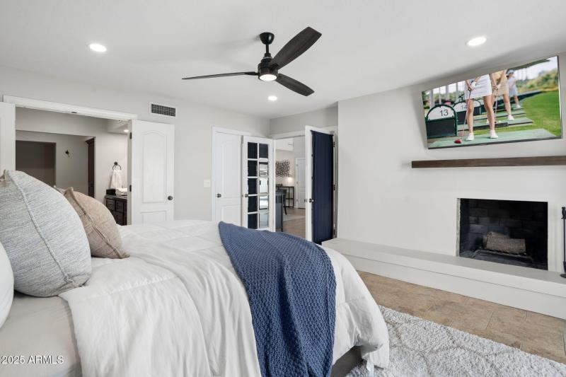 23-web-or-mls-QVB07440