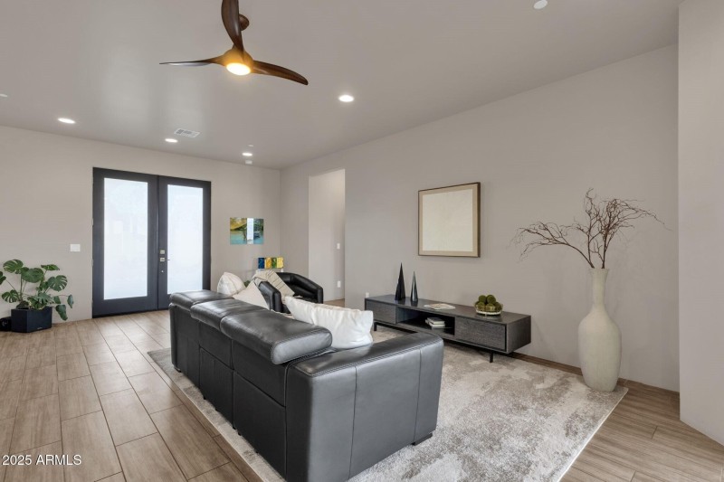 008_Living Room
