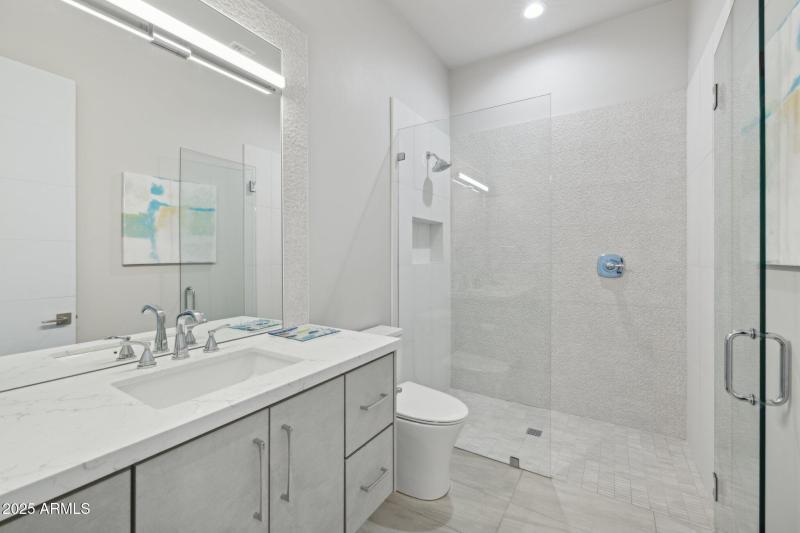 Guest Suite 3 Bath