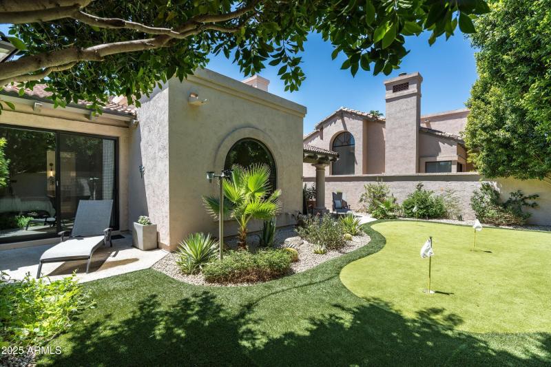 Backyard - Putting Green