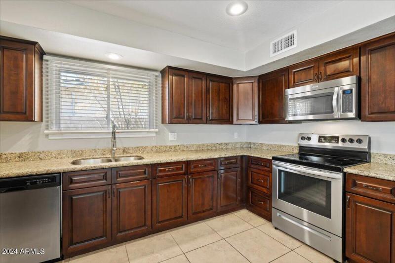 08-Kitchen