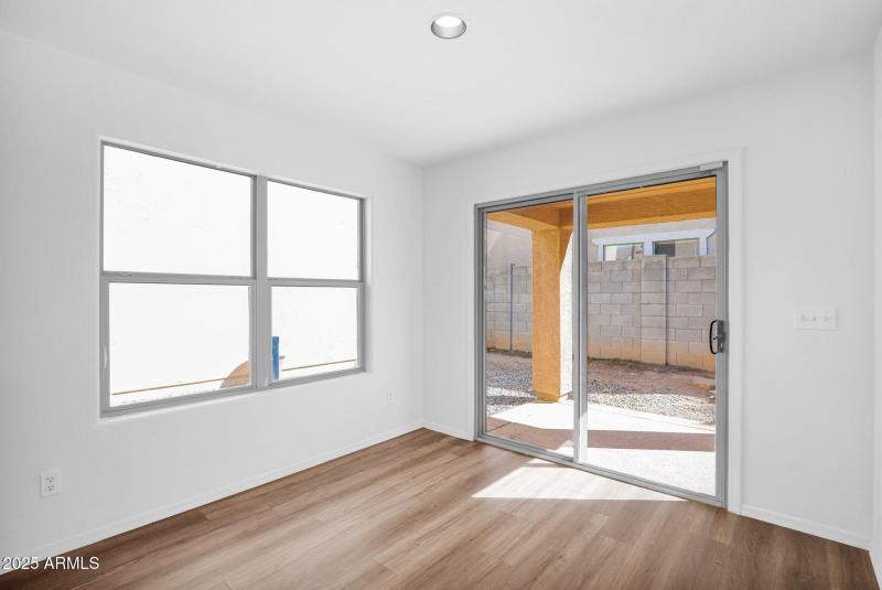 19-web-or-mls-P1303979