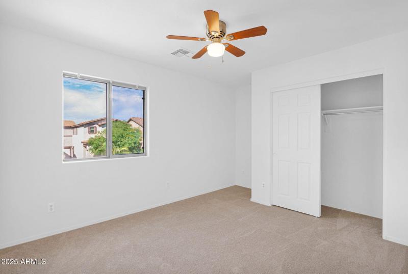 21-web-or-mls-P1303982