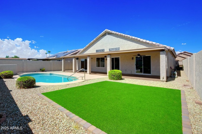 thumbnail_Marconi Ave (51) (1)