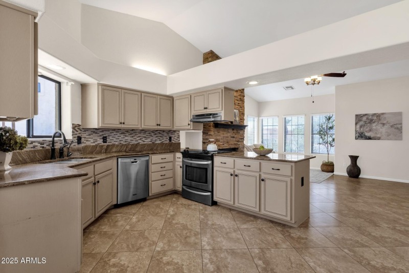 017_Kitchen