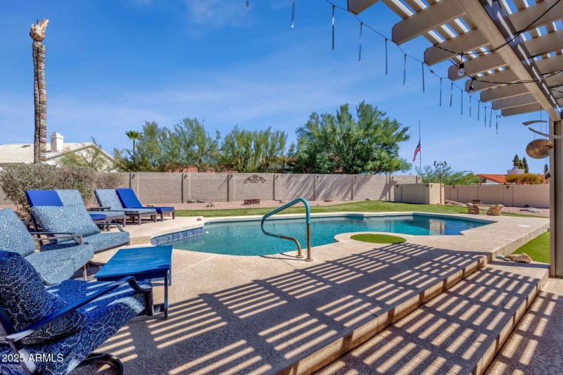047_Poolside Patio