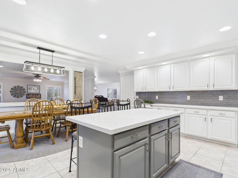 KITCHEN ISLAND