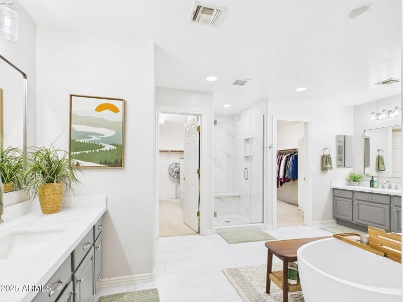 OWNERS CLOSETS