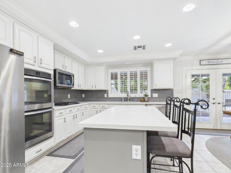SS APPLIANCES INCLUDING DOUBLE OVENS