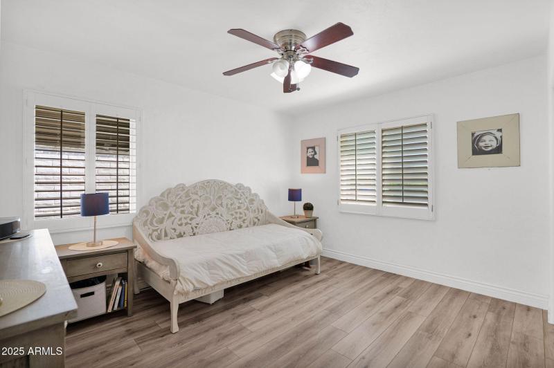 18-web-or-mls-P1304176