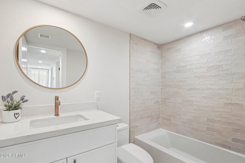 19-web-or-mls-N Majorca Way-1006-019