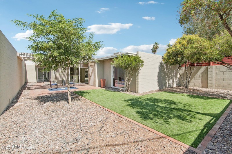 26-web-or-mls-N Majorca Way-1006-026