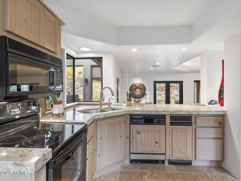 120_Guest House Kitchen