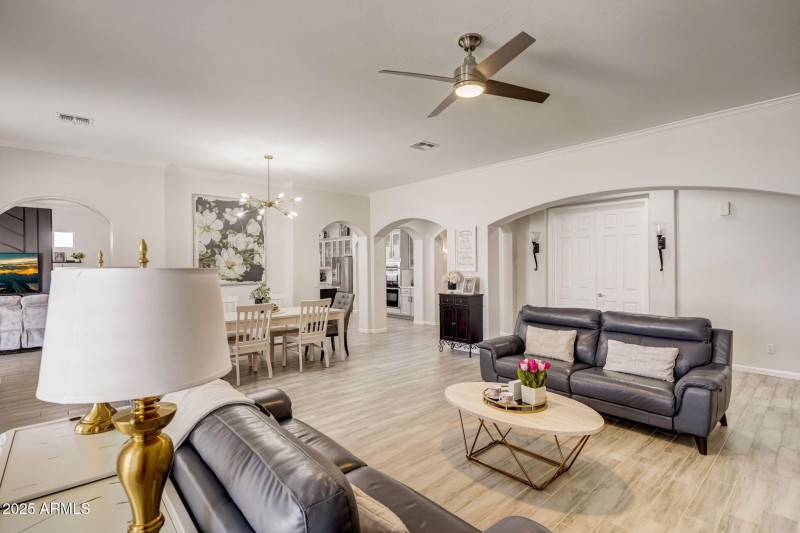 15-web-or-mls-W Durango St-013