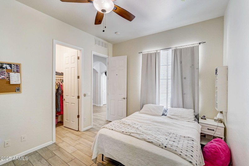 42-web-or-mls-W Durango St-040