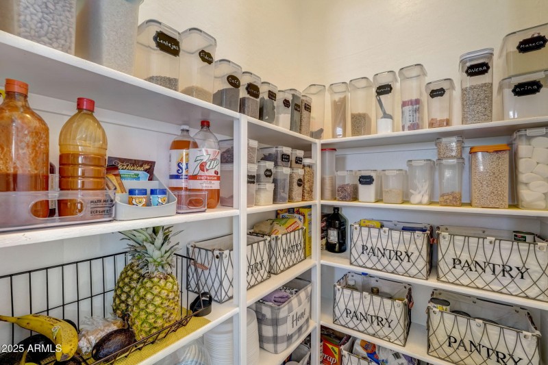 48-web-or-mls-W Durango St-046