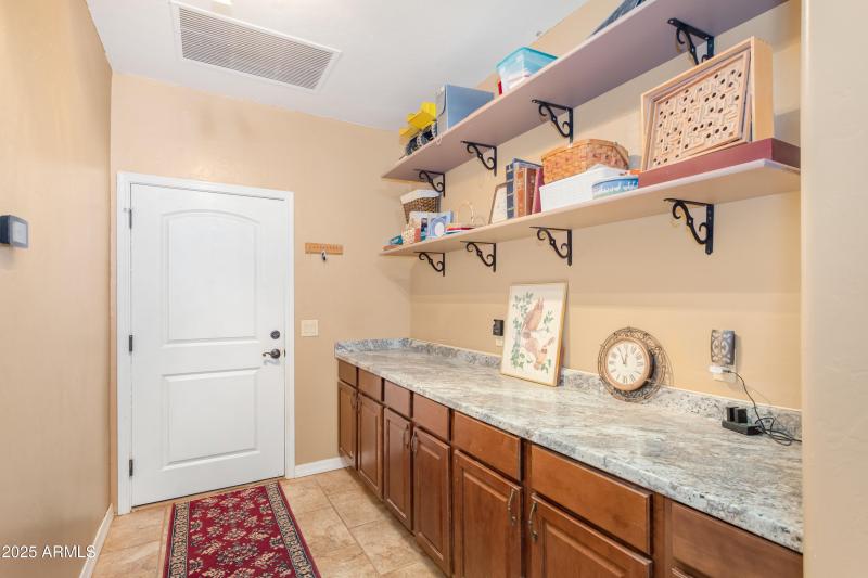 822 W Dust Storm Rd.