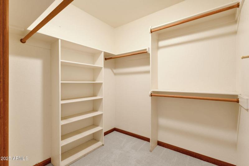 25-web-or-mls-16277-e-hyde-park-pl