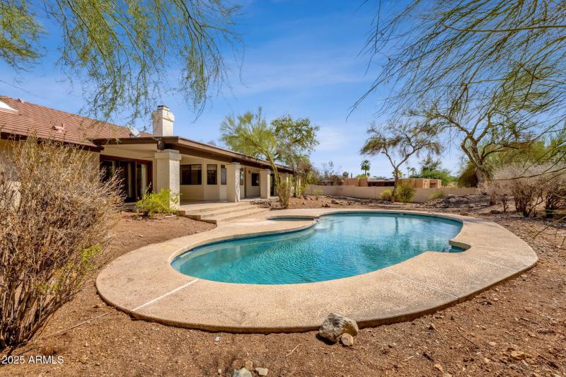 43-web-or-mls-16277-e-hyde-park-pl