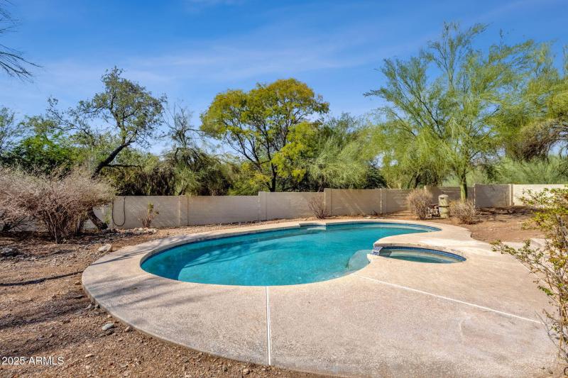 45-web-or-mls-16277-e-hyde-park-pl