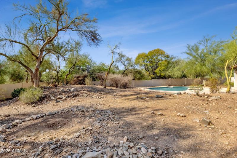 47-web-or-mls-16277-e-hyde-park-pl