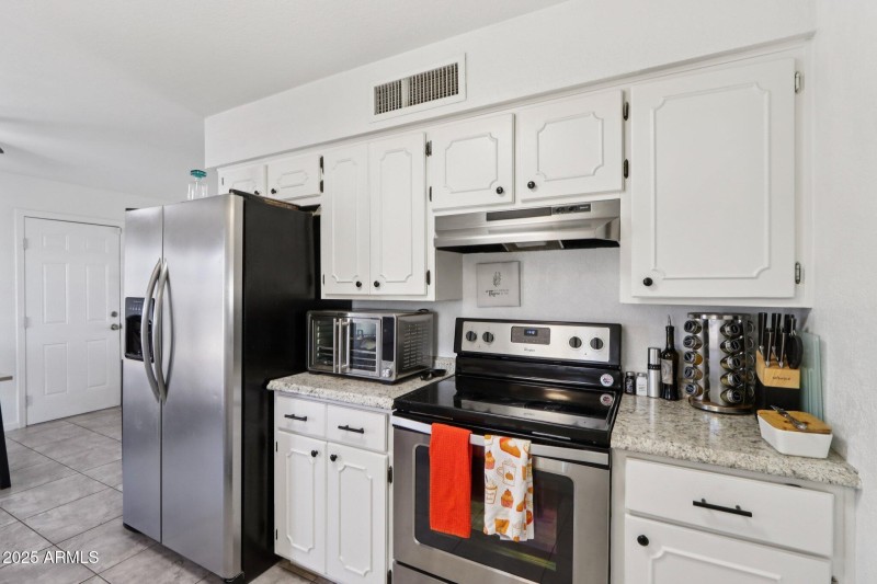 16-web-or-mls-E Duncan St-S2509-016