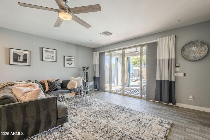 6-web-or-mls-Roy Rogers-6