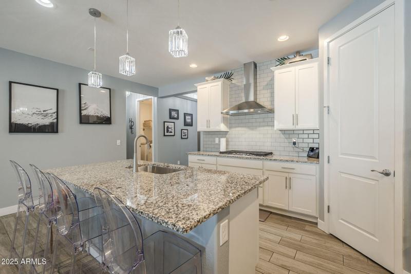 14-web-or-mls-Roy Rogers-14