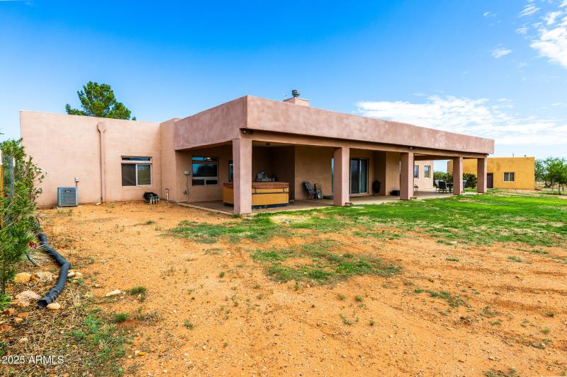 822 W Dust Storm Rd.